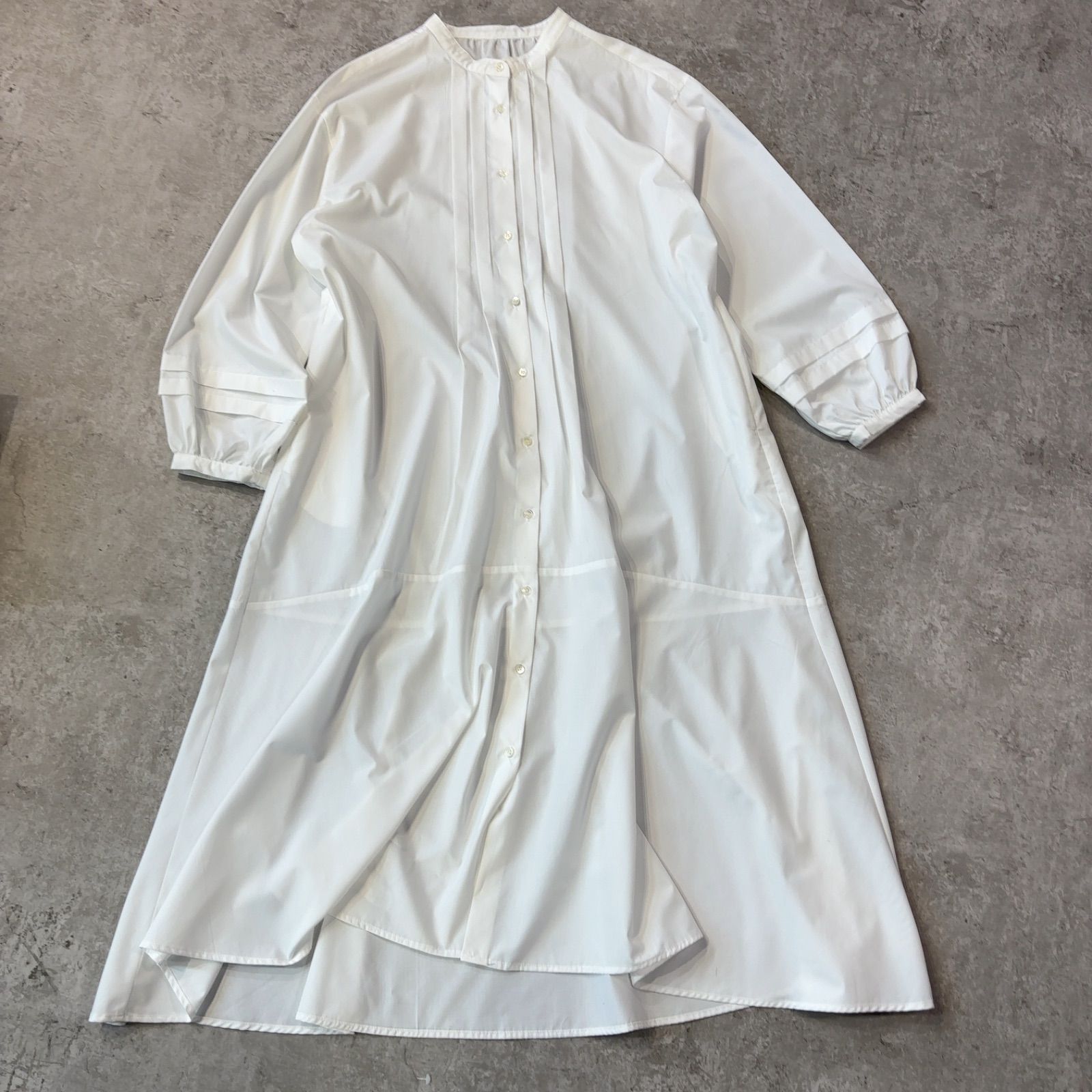 極美品 PASSIONE パシオーネ バンドカラーロングシャツワンピース 白 