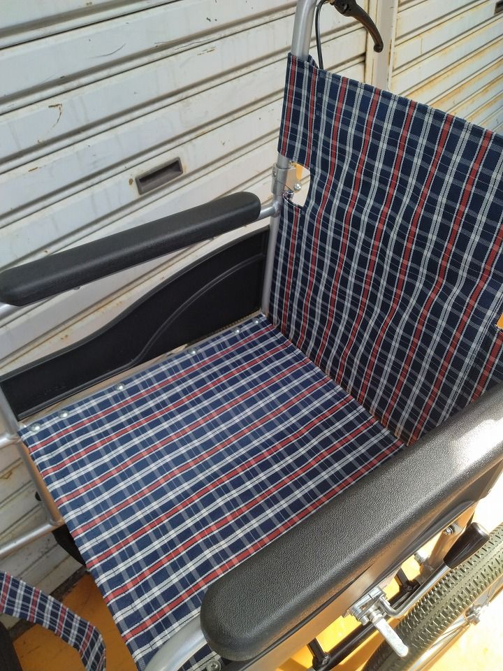  一部地域を除く NEO-2 介助式軽量 ノーパンクタイヤ 車椅子 KM-25-0919-07 介助用車椅子 車椅子