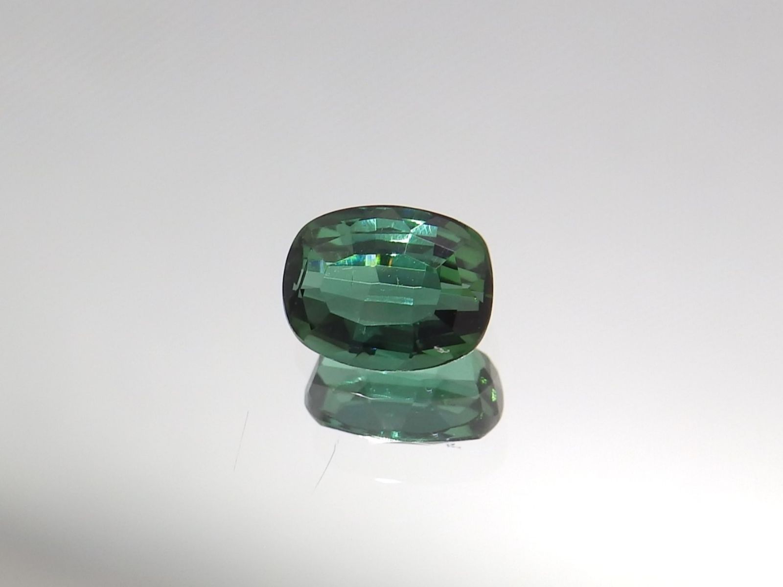 天然トルマリンのルース【1.618ct】 - メルカリ