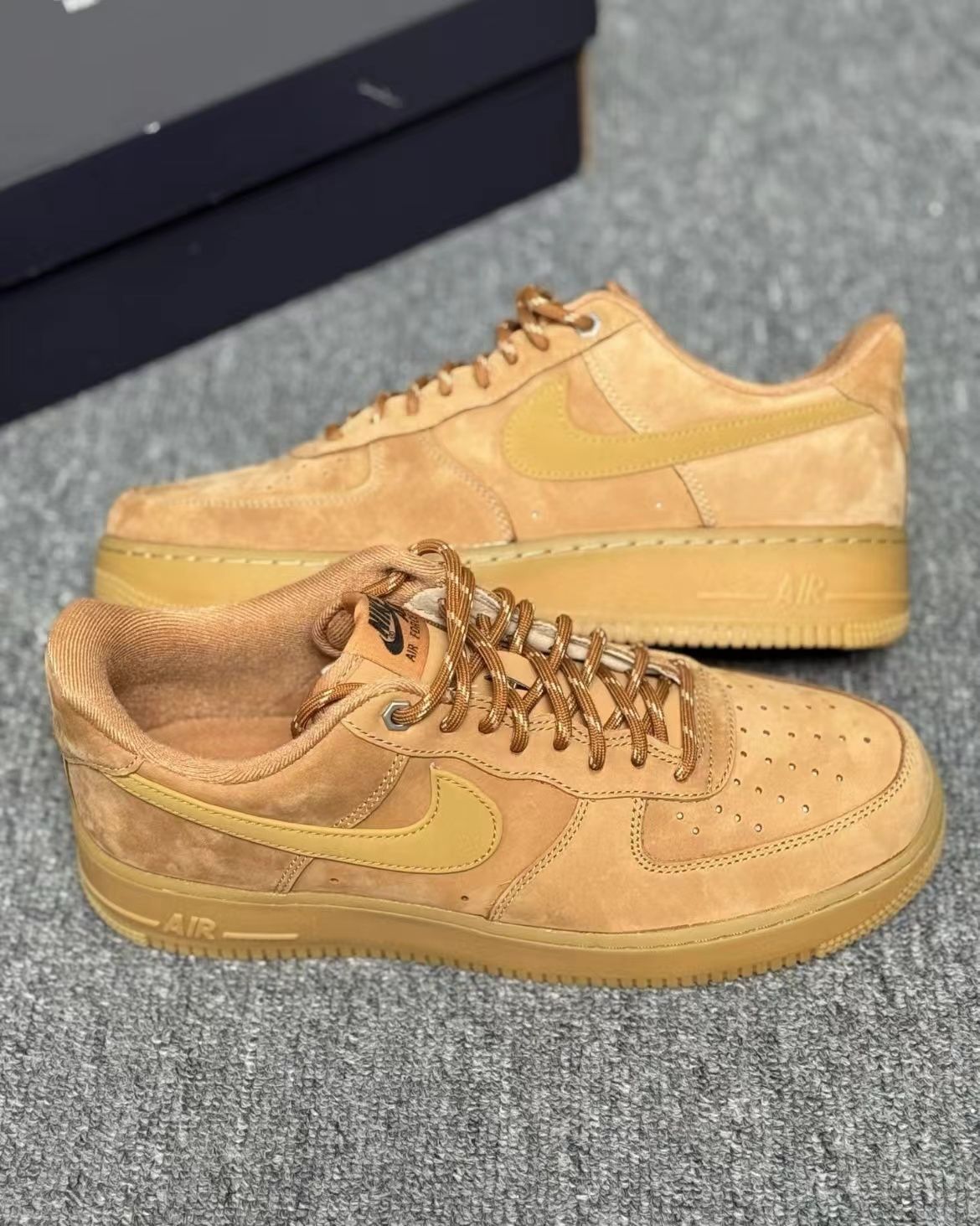 新品 NIKE AIR FORCE 1 '07 WB FLAX WHEAT-GUM ナイキ エアフォース1 フラックス ウィート ローカットスニーカー ブラウン