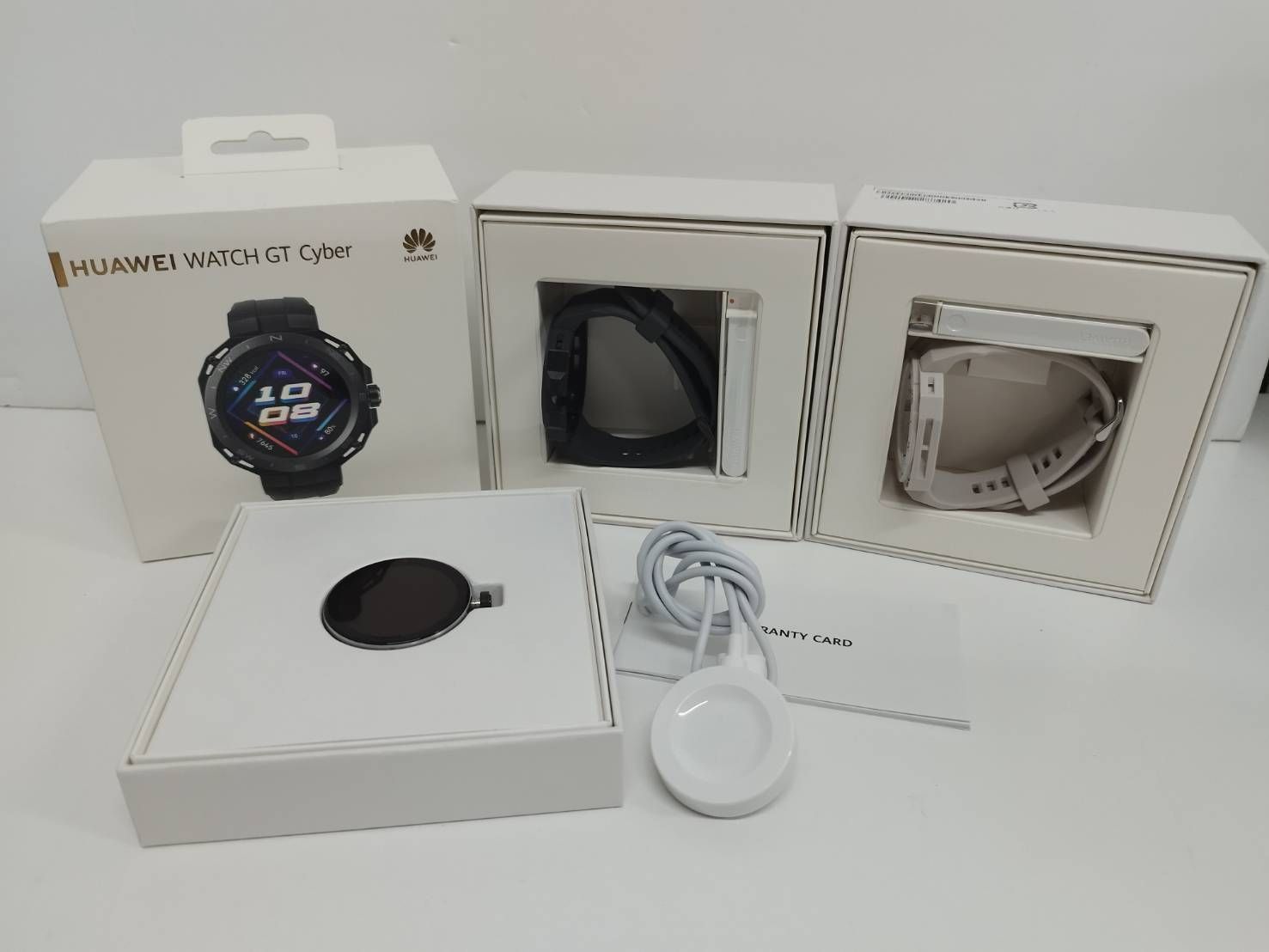 安い 【美品】HUAWEI WATCH GT Cyber/AND-B19/スマートウォッチ/おまけ