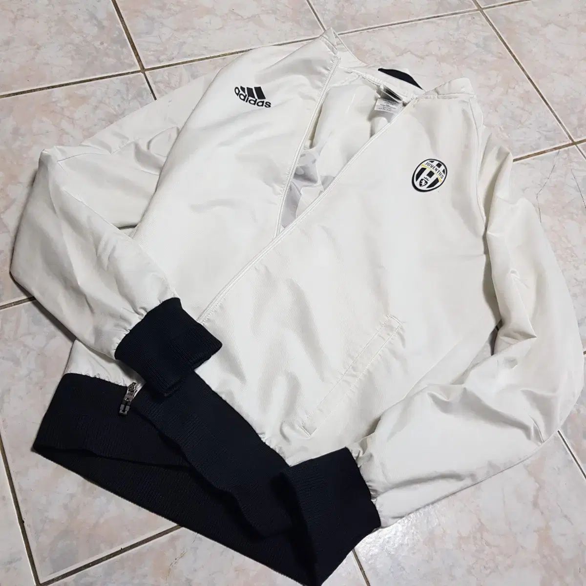 adidas(アディダス) ユヴェントスFC アンセム サッカージャケット楽天 