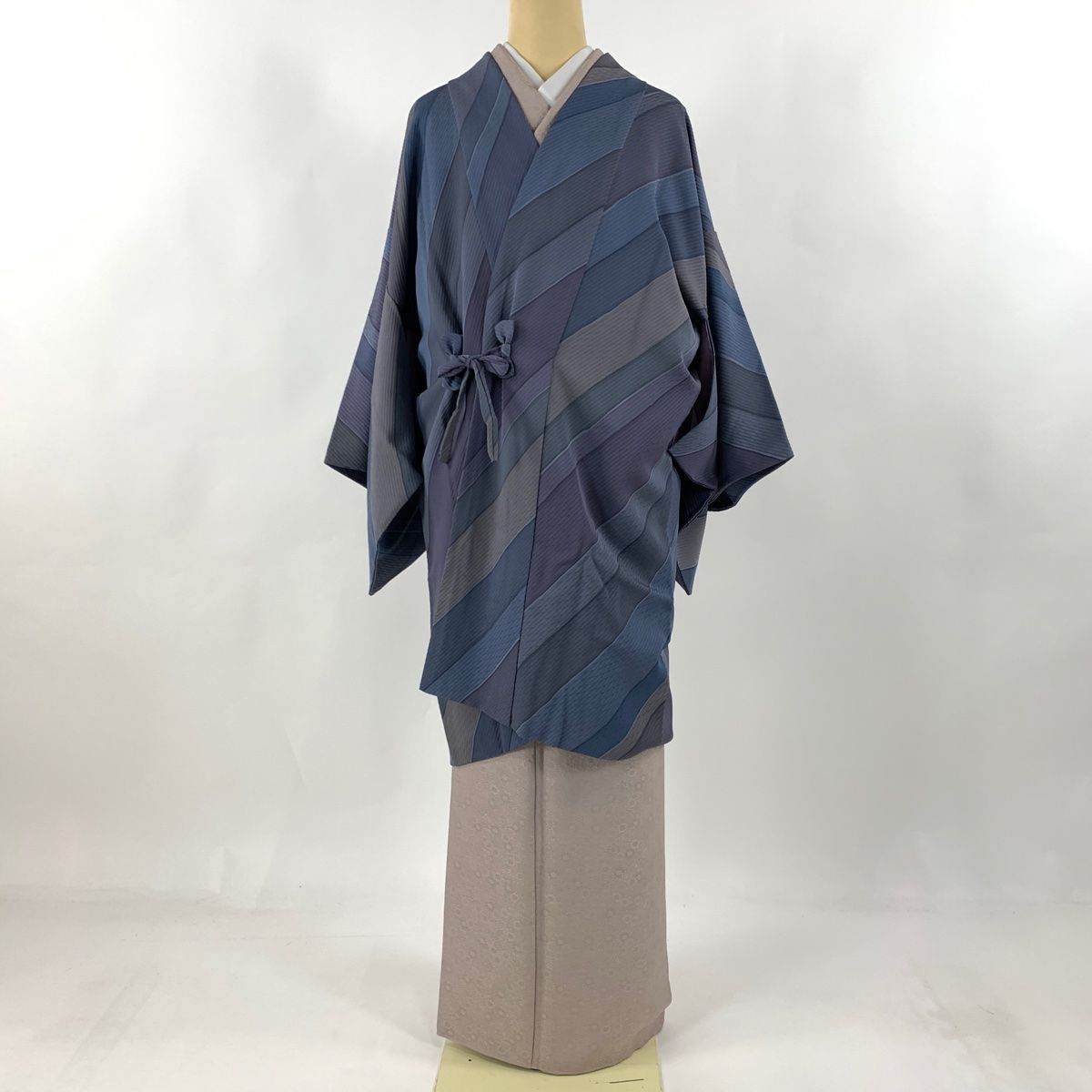 在庫一掃】 道中着 身丈94cm 裄丈65cm M 和装コート 斜縞 青灰色 正絹  