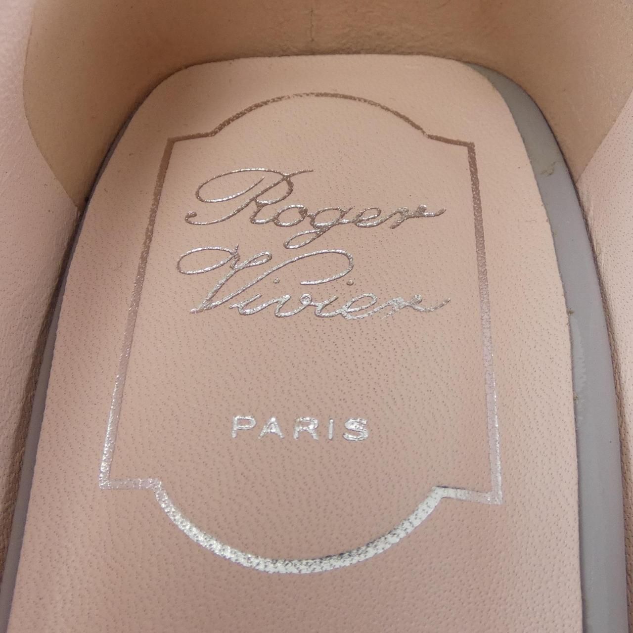 ロジェヴィヴィエ ROGER