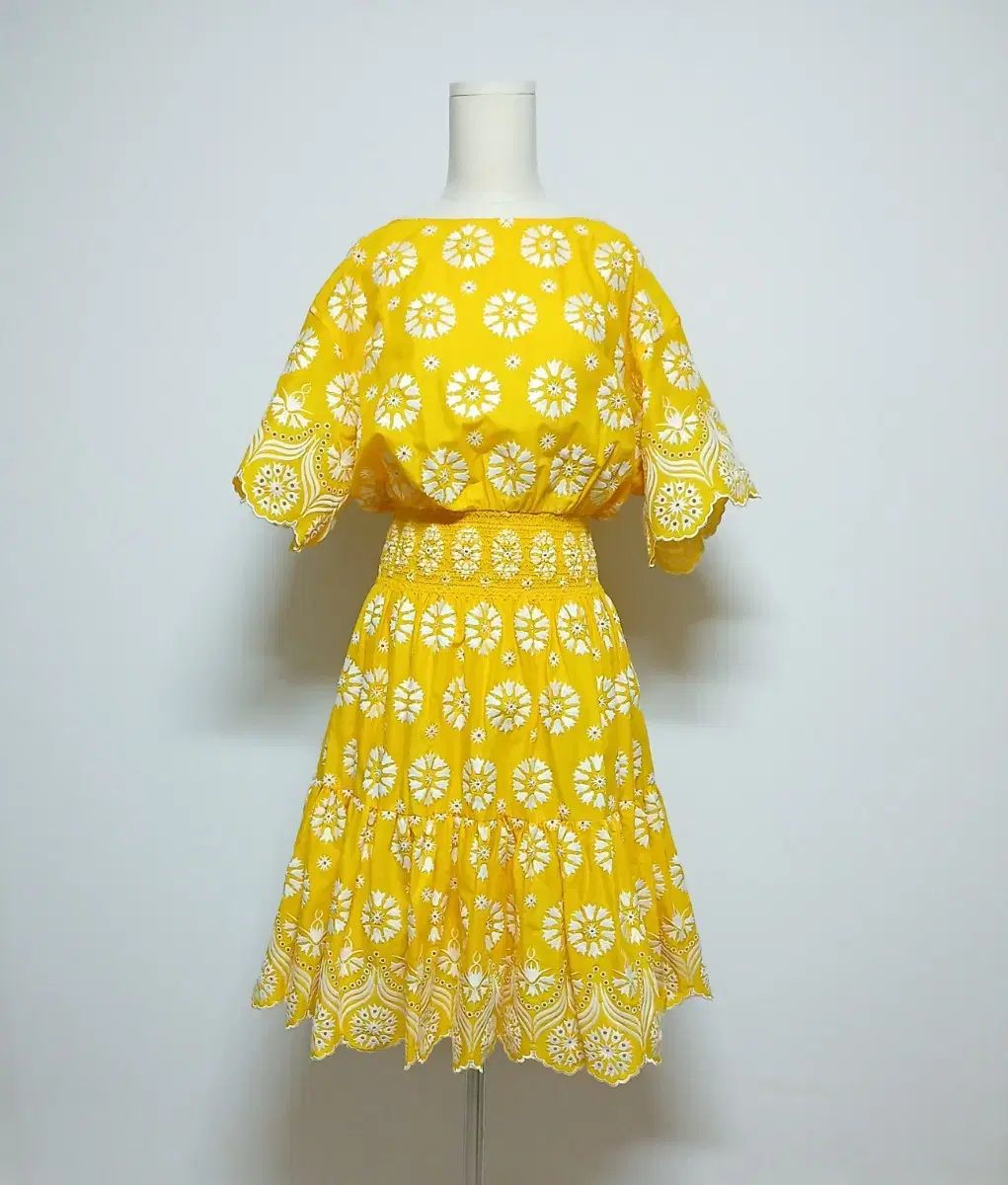 Tory Burch トリーバーチ TORY BURCH 刺繡 エンブロイダリー スモーク バンディング ワンピース