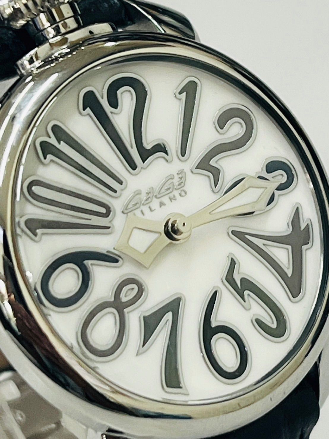 GagaMilano マヌアーレ40 レッド ブラックシェル GagaMilano マヌアーレ40 レッド ブラックシェル