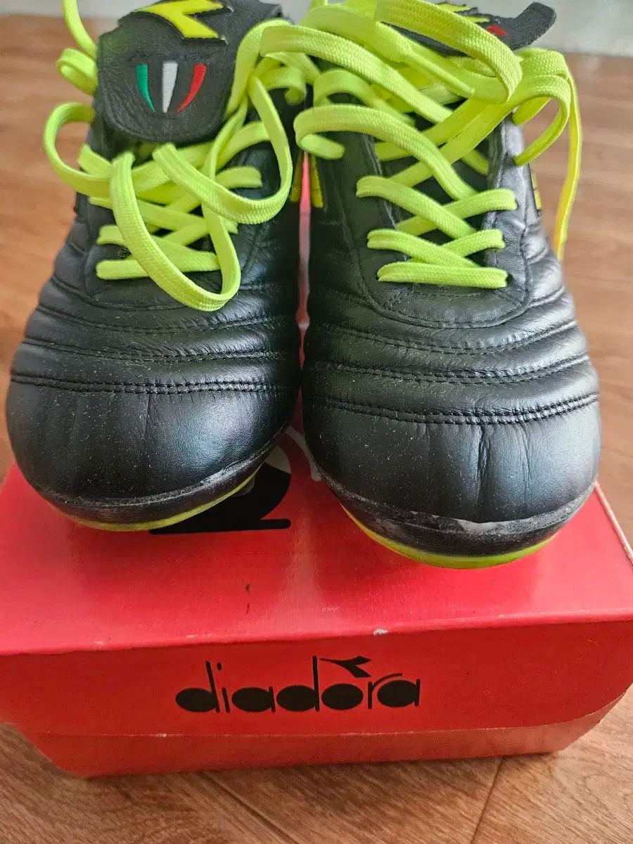 heritage サッカーシューズ