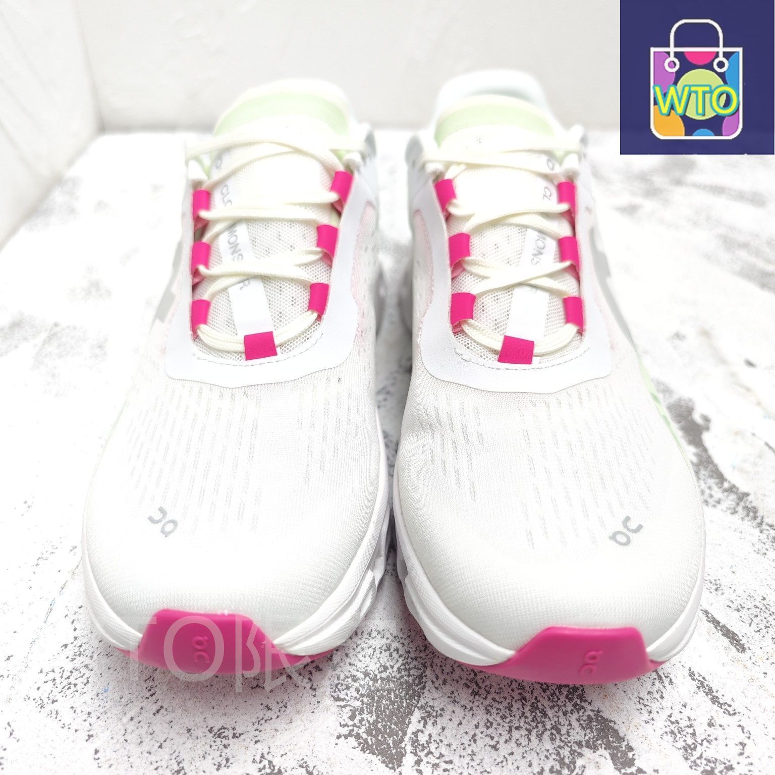 On Cloudmonsterスニーカー ホワイト/ピンク On Cloudmonster ジョギング スポーツ トレーニング ランニング