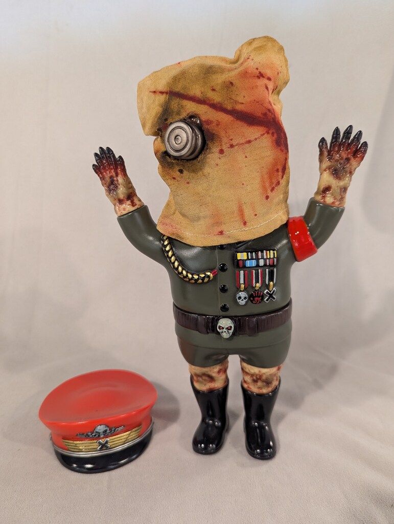 SURRENDER TOYS Full-sized COMMANDER X - メルカリ