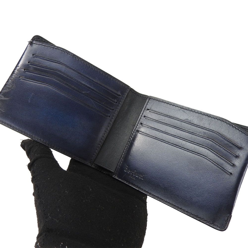 【中古】 ベルルッティ 二つ折り 札入れ 財布 コンパクト ウォレット マコレ スクリットレザー カリグラフィ パティーヌ E0148 ネイビー系 レザー 革 シック 小物 メンズ 男性 Berluti Wallet Leather makore BERLUTI - 【中古】 ベルルッティ 二つ折り 札入れ 財布 コンパクト