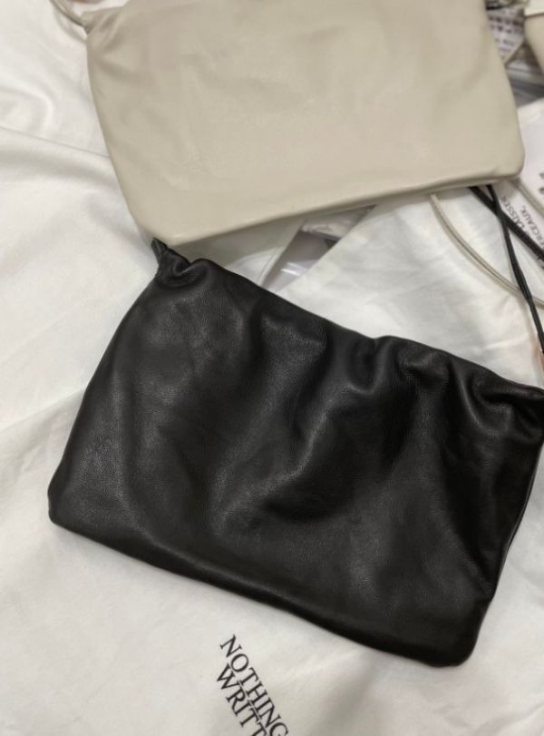の NOTHING WRITTEN Nella strap bag 2色選択可♪