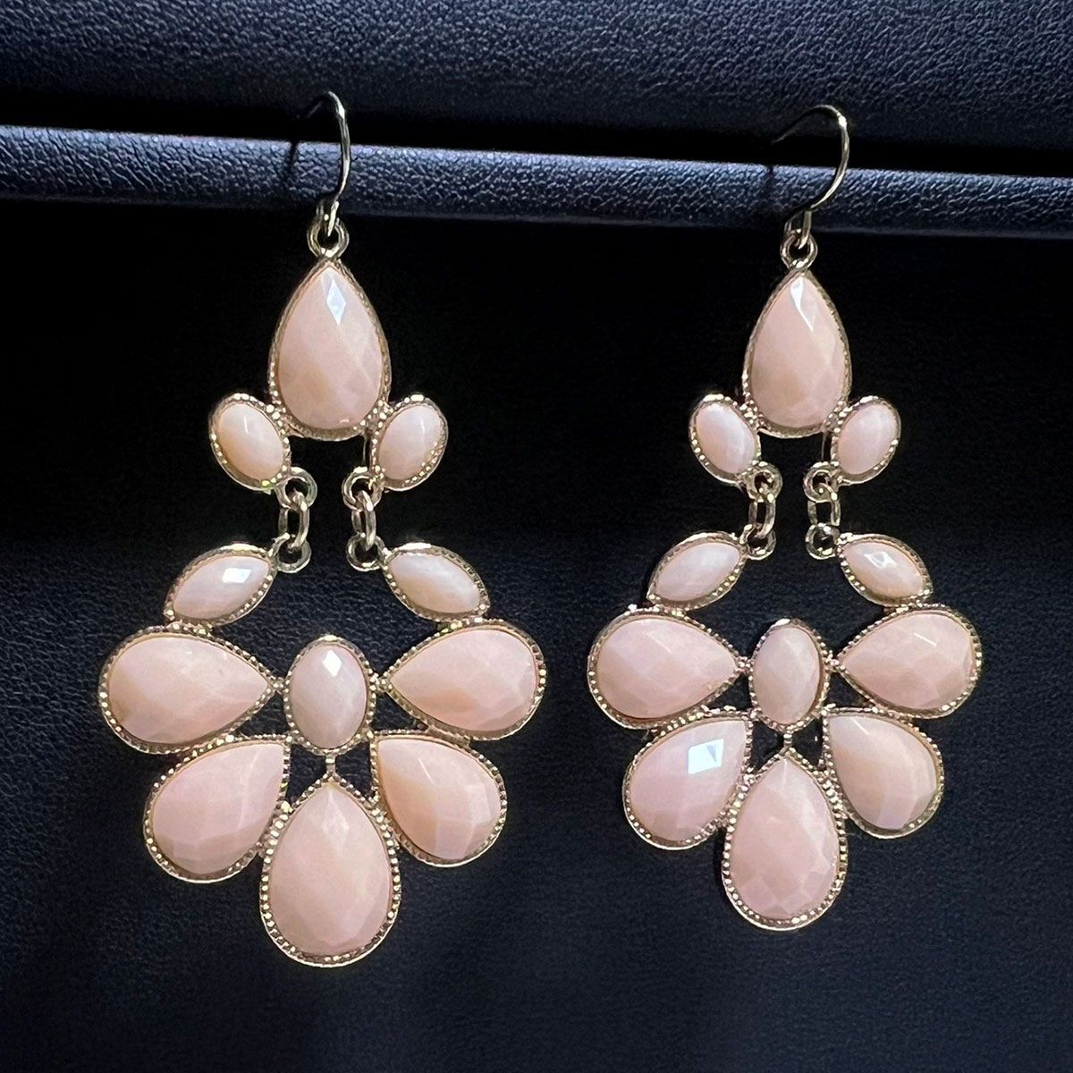 70mm～] エスニックピアス（金色×くすみ系ベビーピンク）L21-207  