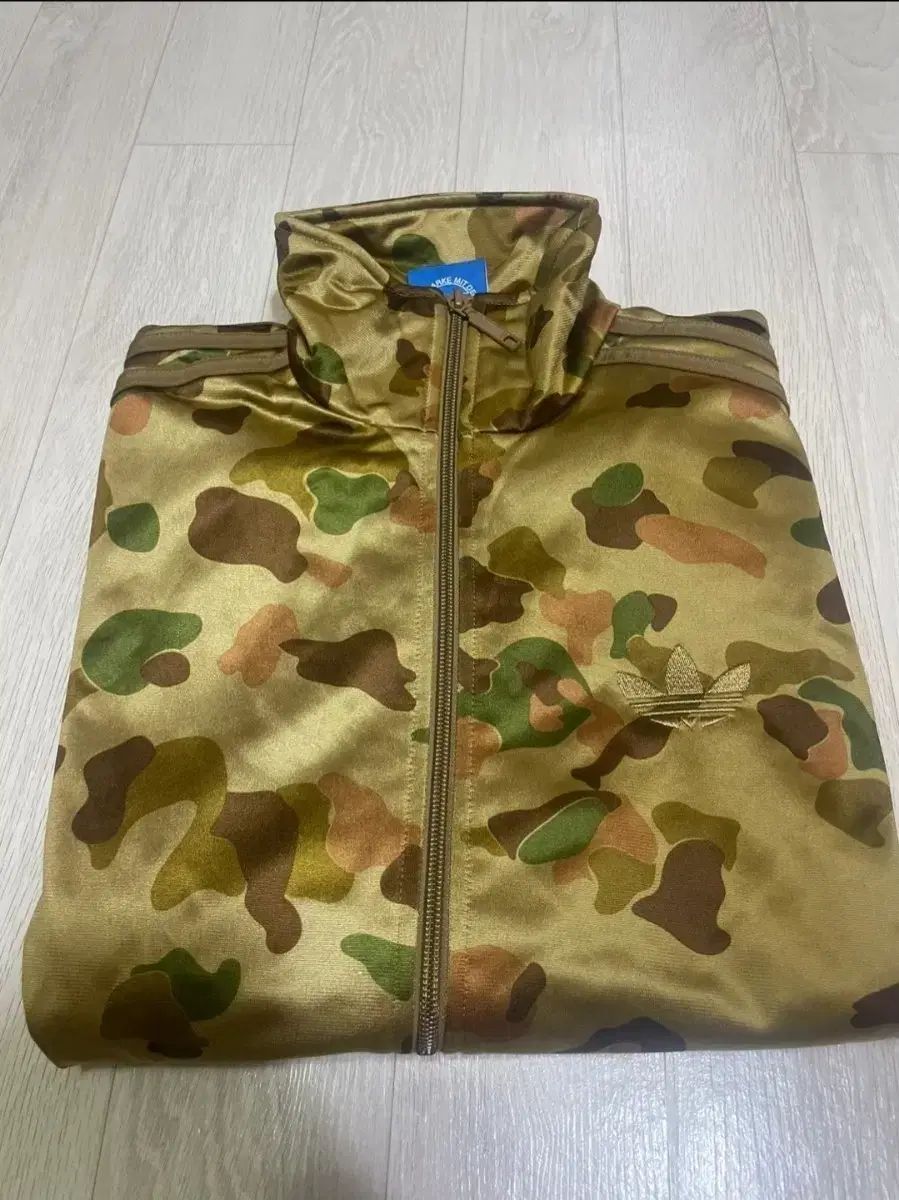 アディダス カモ ジャージ アベイシング エイプ アディダス ジャージ