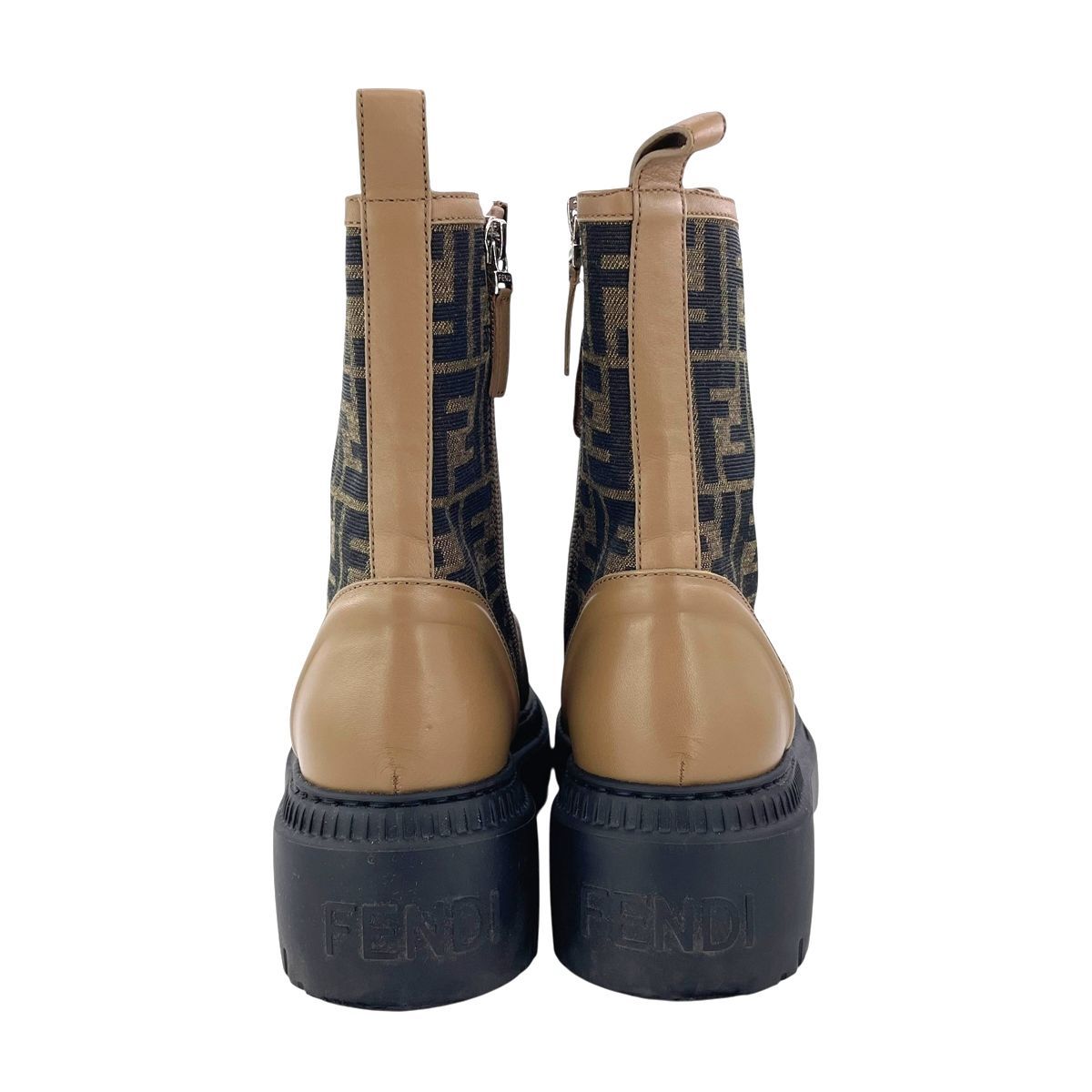 Fendi フェンディ