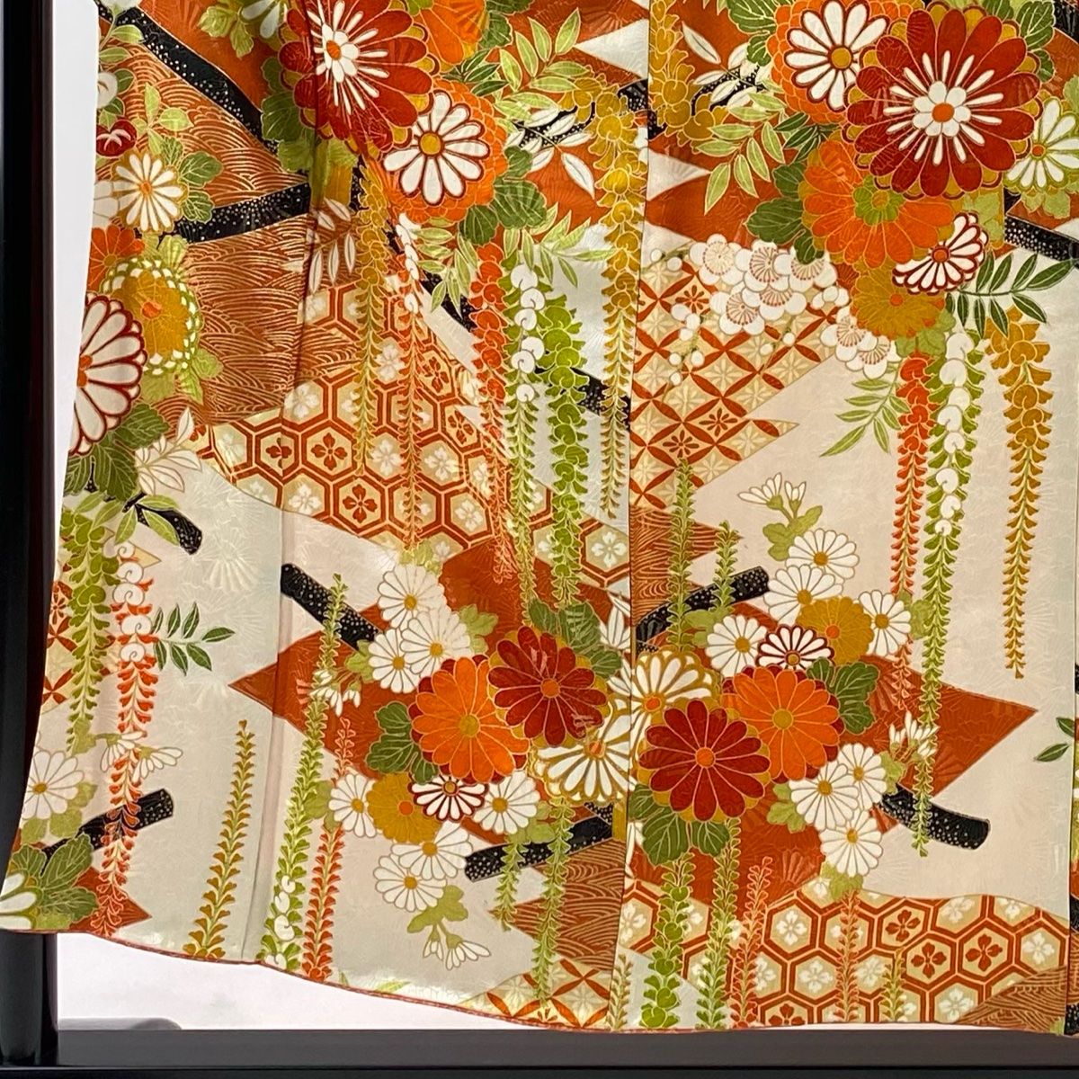 振袖 身丈155.5cm 裄丈62.5cm S 袷 菊 亀甲 金通し 金彩 オレンジ 正絹 秀品