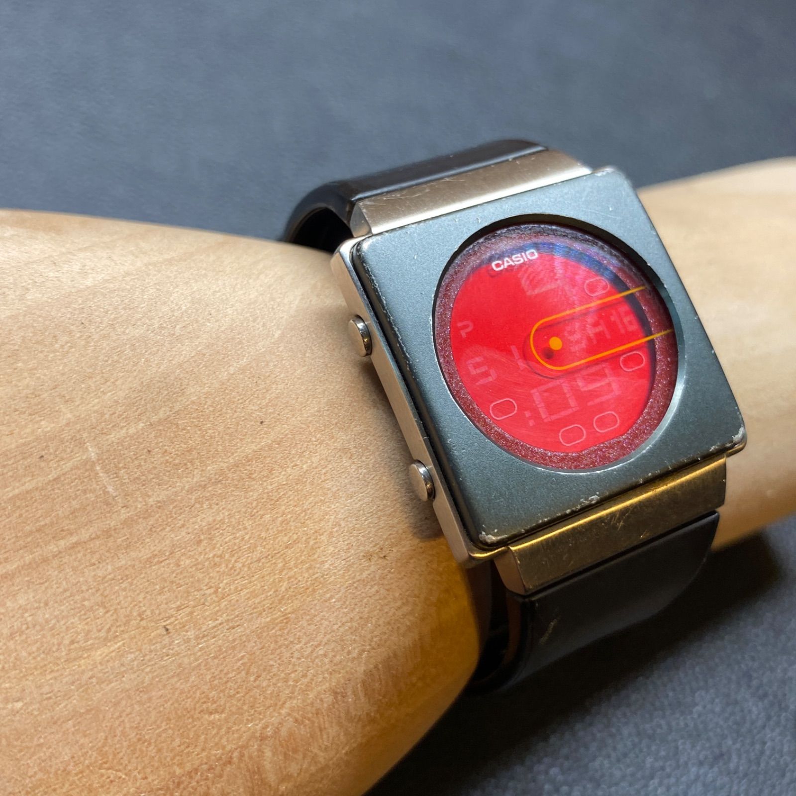 希少　レア　CASIO　カシオ　LA-2001 CASIO カシオ LA-2001 FUTURIST 希少 レア CASIO カシオ - メルカリ