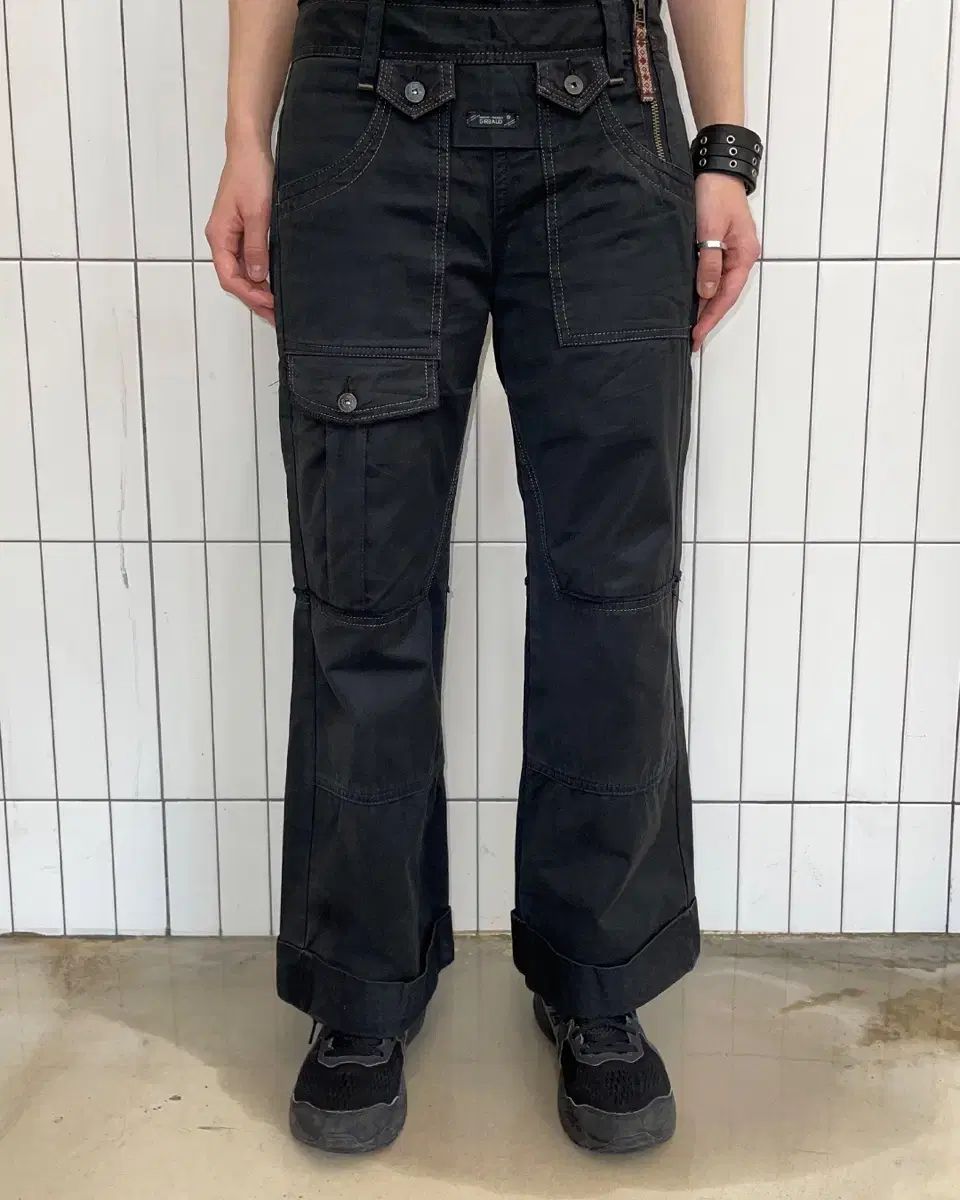 クロップド パンツ