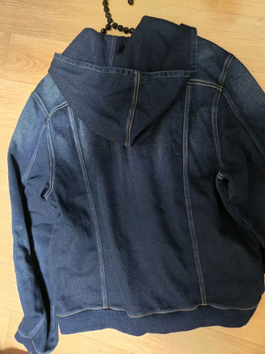トゥルーレリジョン フードデニムジャケット
