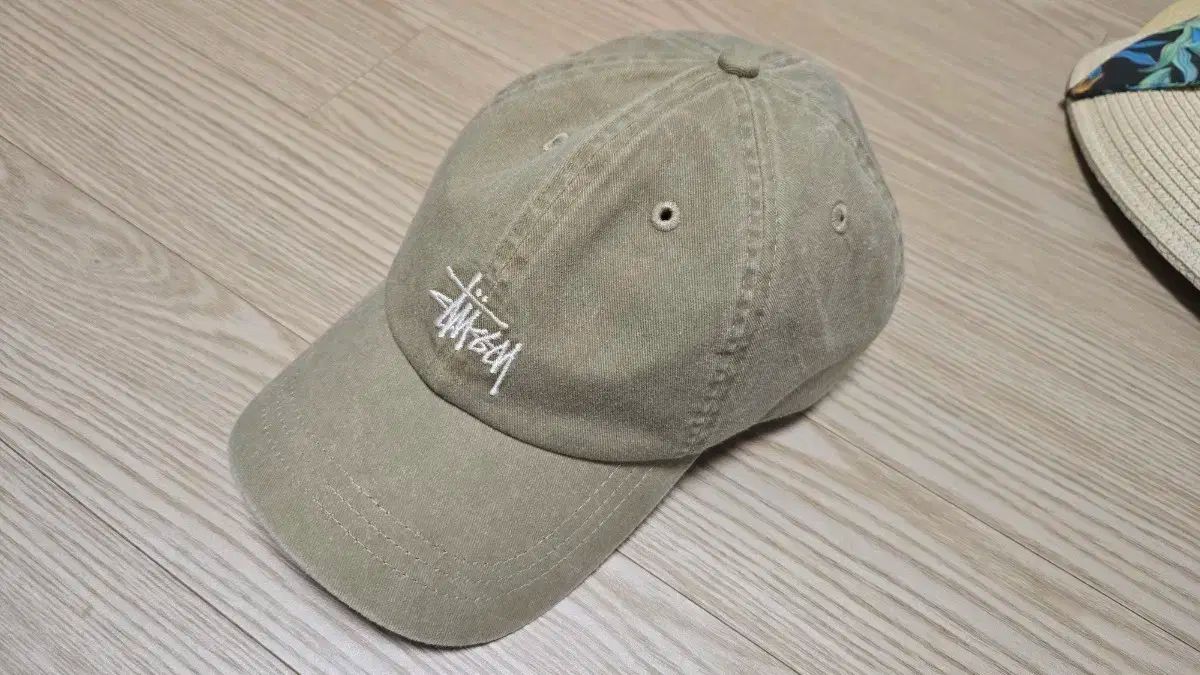 STUSSY ステューシー ベースボールキャップ カーキ 帽子