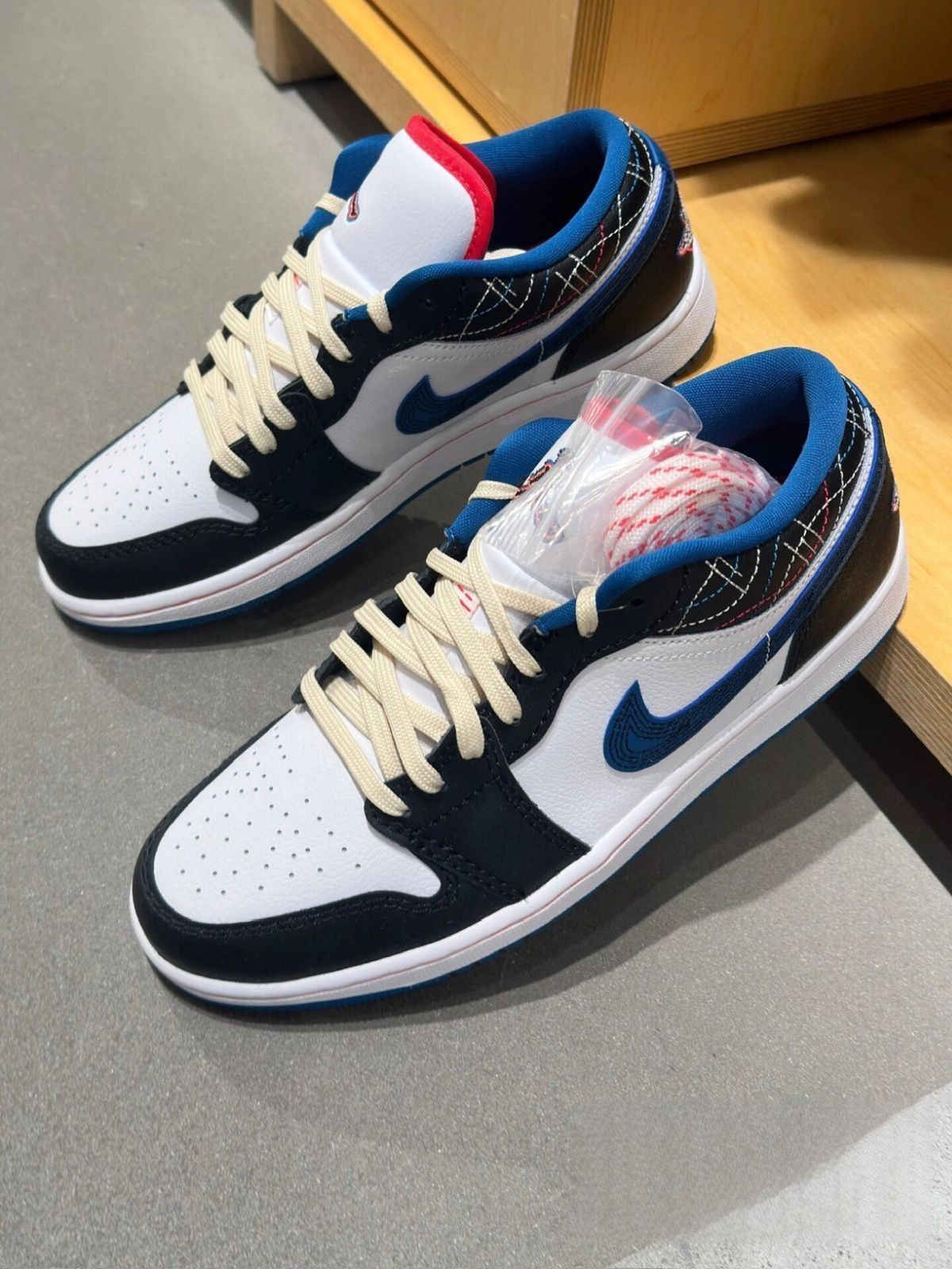 お値下げしました??即購入新品箱付?? Air Jordan 1 Low SE AJ1