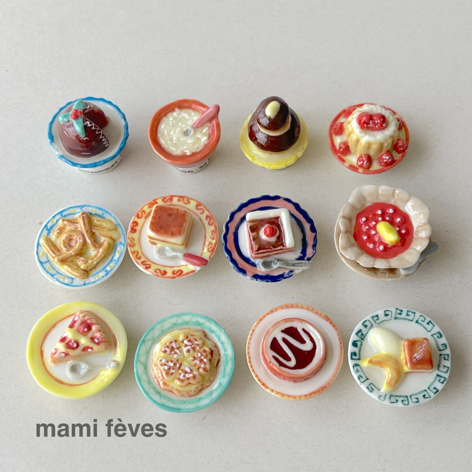 フェーヴ ヨーロッパのグルメ 12個 フランス フェーブ ミニチュア陶器