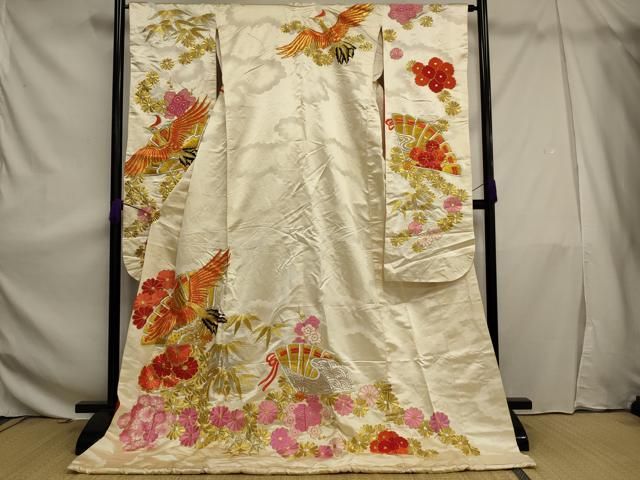 お引きずり・お引き摺り・引き振袖　結婚式　草花文　暈し染め　金銀彩　逸品 お引きずり・お引き摺り・引き振袖 結婚式 草花文 暈し染め 金銀