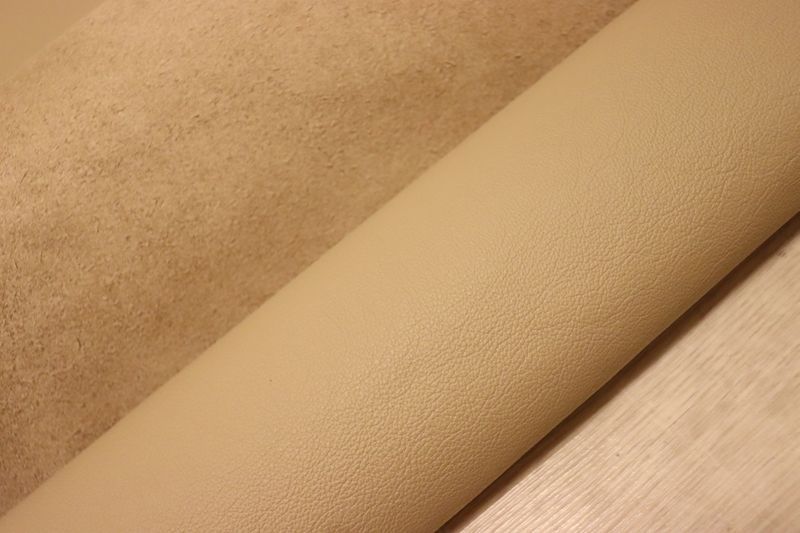 ベージュ 215ds クロム革 牛革 イタリア レザー 弱シュリンク加工 はぎれ 一枚革 レザークラフト 革 皮 本革 diy 生地 材料