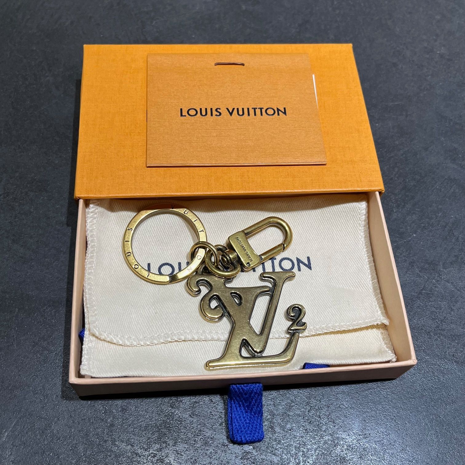 新品 LOUIS VUITTON NIGO コラボ MP2715 ポルト クレ スクエアードLV バッグチャーム キーホルダー キーリング ルイヴィトン  65786A - メルカリ