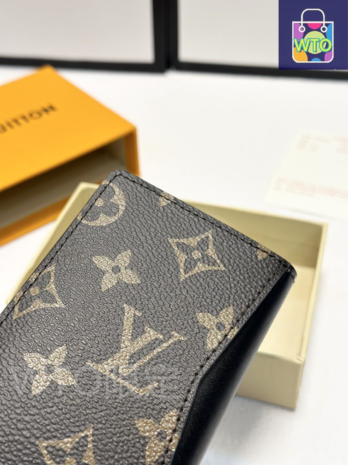 今日特価！ルイヴィトン 老花柄の COIN カードケース 全国送料