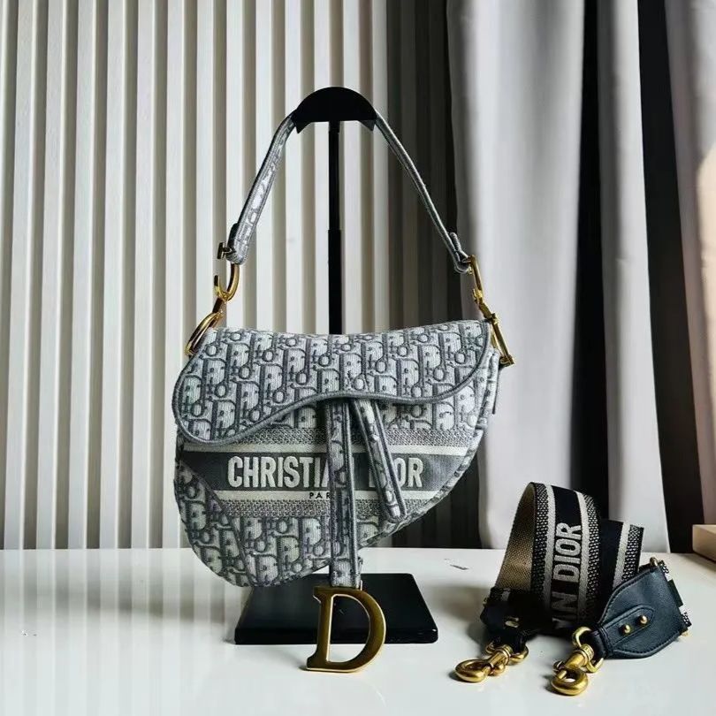 美品 Christian Diorクリスチャンディオールトロッターサドルバッグ - メルカリ