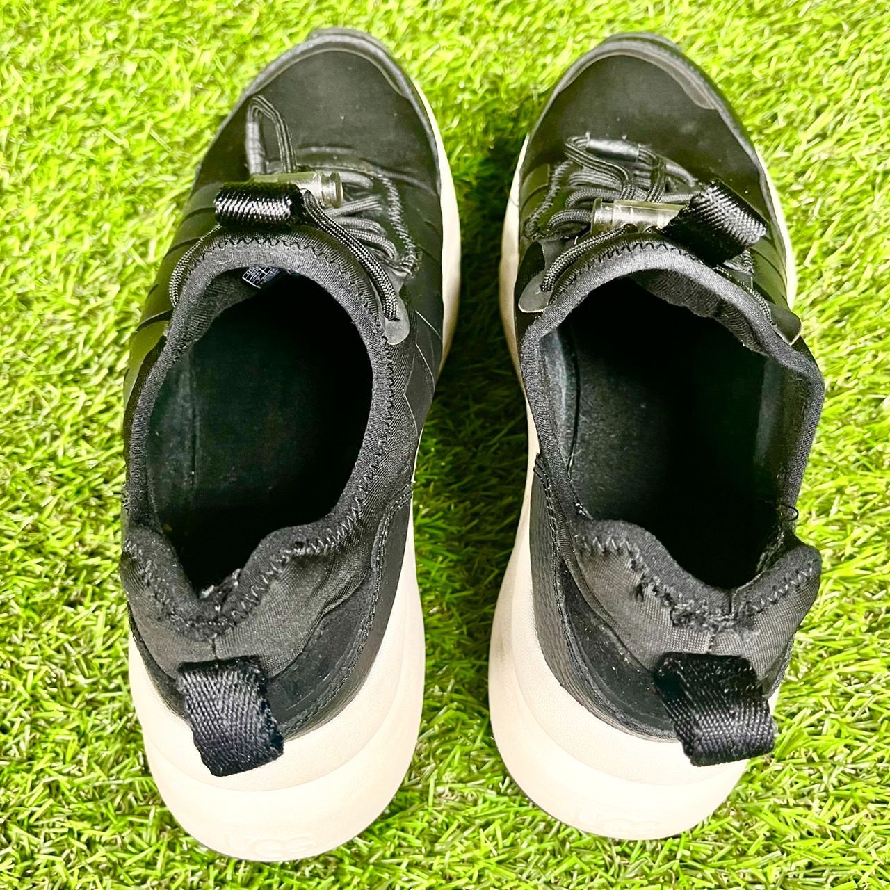 UGG アグ スニーカー 24cm 厚底 ブランドスニーカー 黒 ブラック - メルカリ