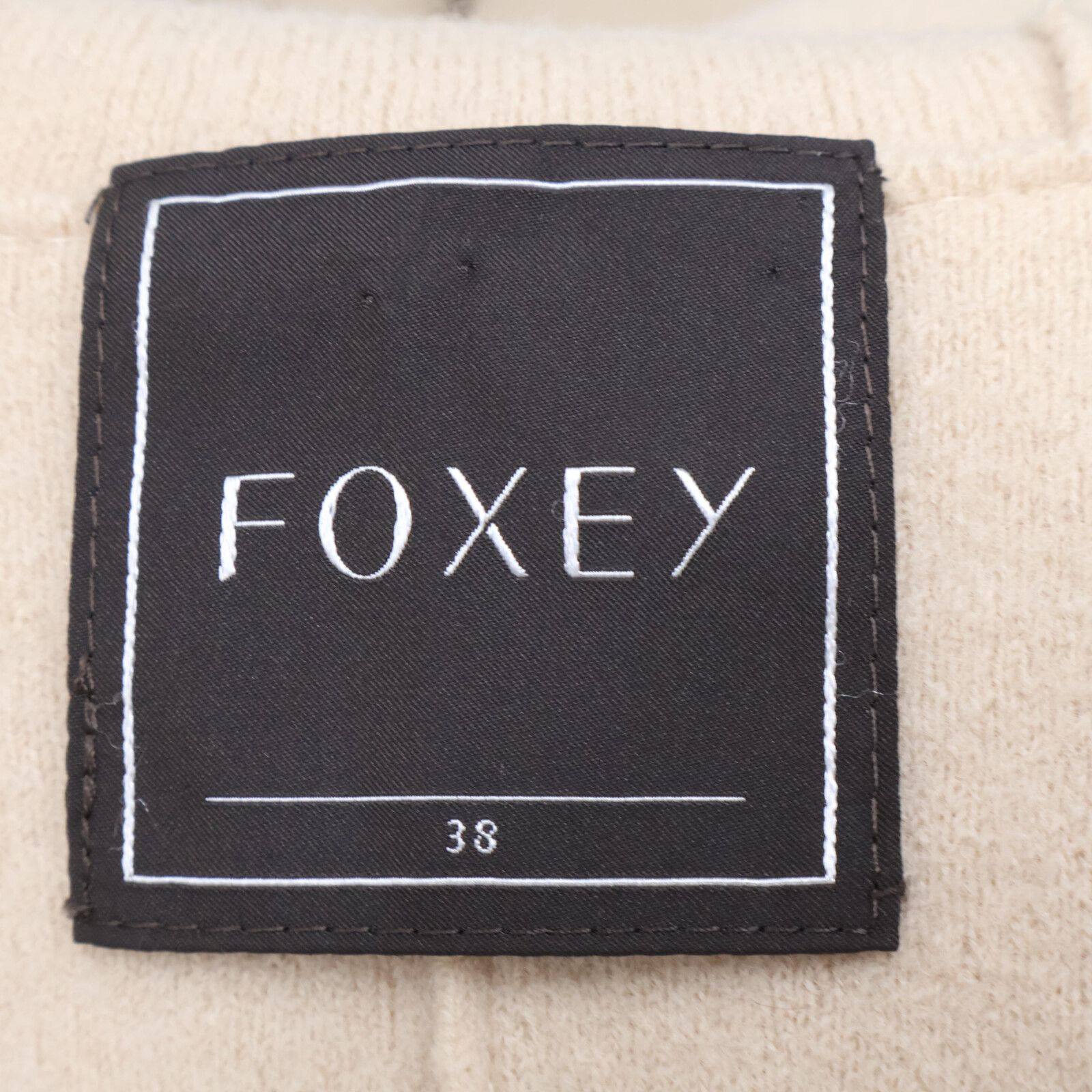 フォクシー　アウター　専用 FOXEY フォクシー ﾍﾞｰｼﾞｭ 27614 ｳｰﾙ ﾌｰﾄﾞ付き ｺｰﾄ 38 - メルカリ