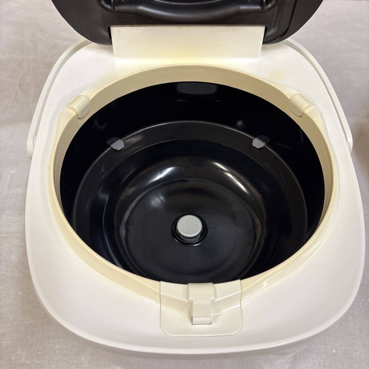 ? TOSHIBA RC-10VRT-W ホワイト ?真空IHジャー炊飯器 5.5合 清掃 動作 済み 品
