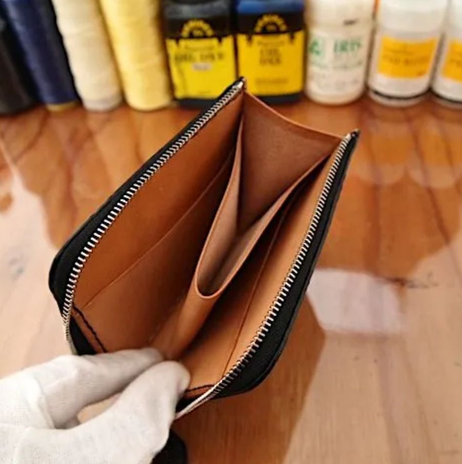 現行・極美品】RFIDモデル プラダ コインケース 三角ロゴ レザ