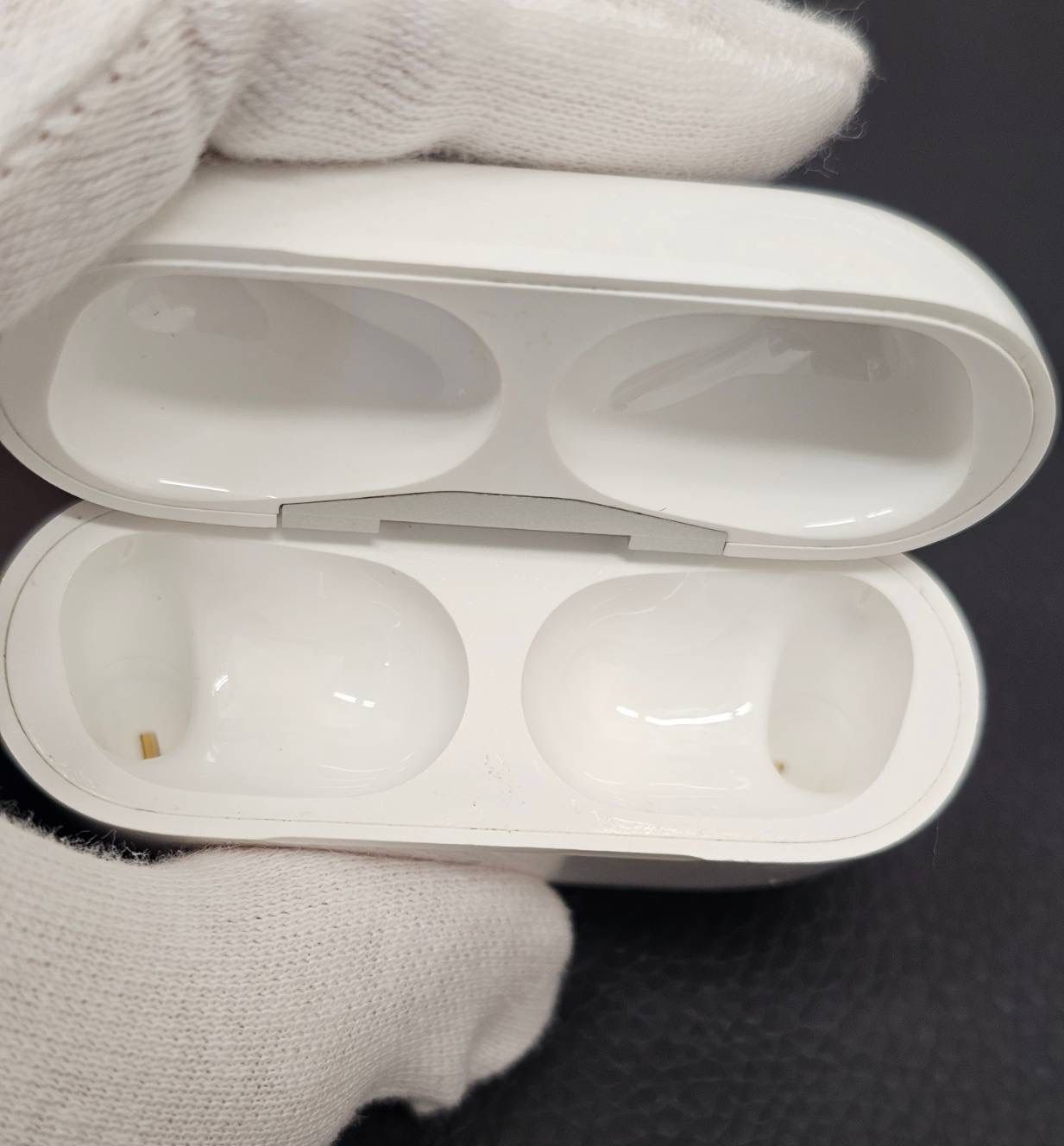 ［年内で出品取り下げ］AirPods Pro 第一世代　本体 年内で出品取り下げ］AirPods Pro 第一世代本体
