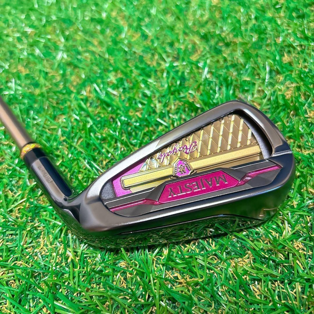 ほぼ新品　MAJESTY 2023 ロイヤル レディース 7番アイアン ほぼ新品 MAJESTY ROYAL2023 ロイヤル レディース 7番アイアン