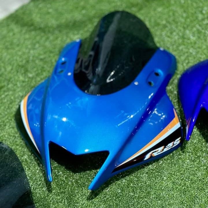 中古　海外製YZF R25/R3用　 R6風フロントカウルとワイズギアスクリーン 中古 海外製YZF R25/R3用 R6風フロントカウルとワイズギアスクリーン