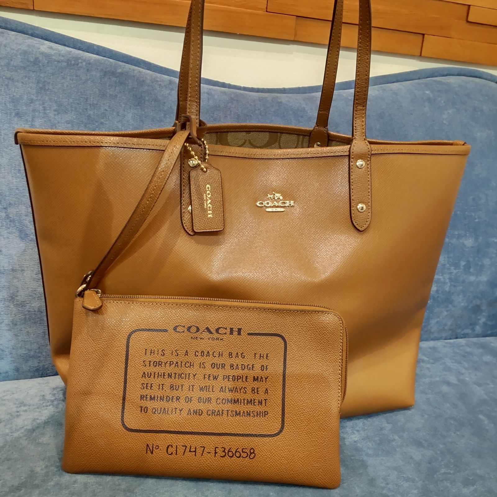 綺麗！COACH コーチ トートバッグ シグネチャー リバーシブル 大容量 