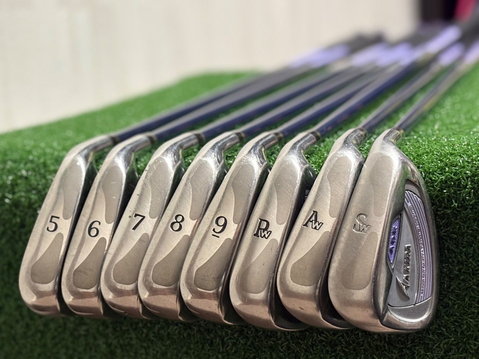 レディース!AKIRAアキラプロダクツアイアンセット8本 フレックスL