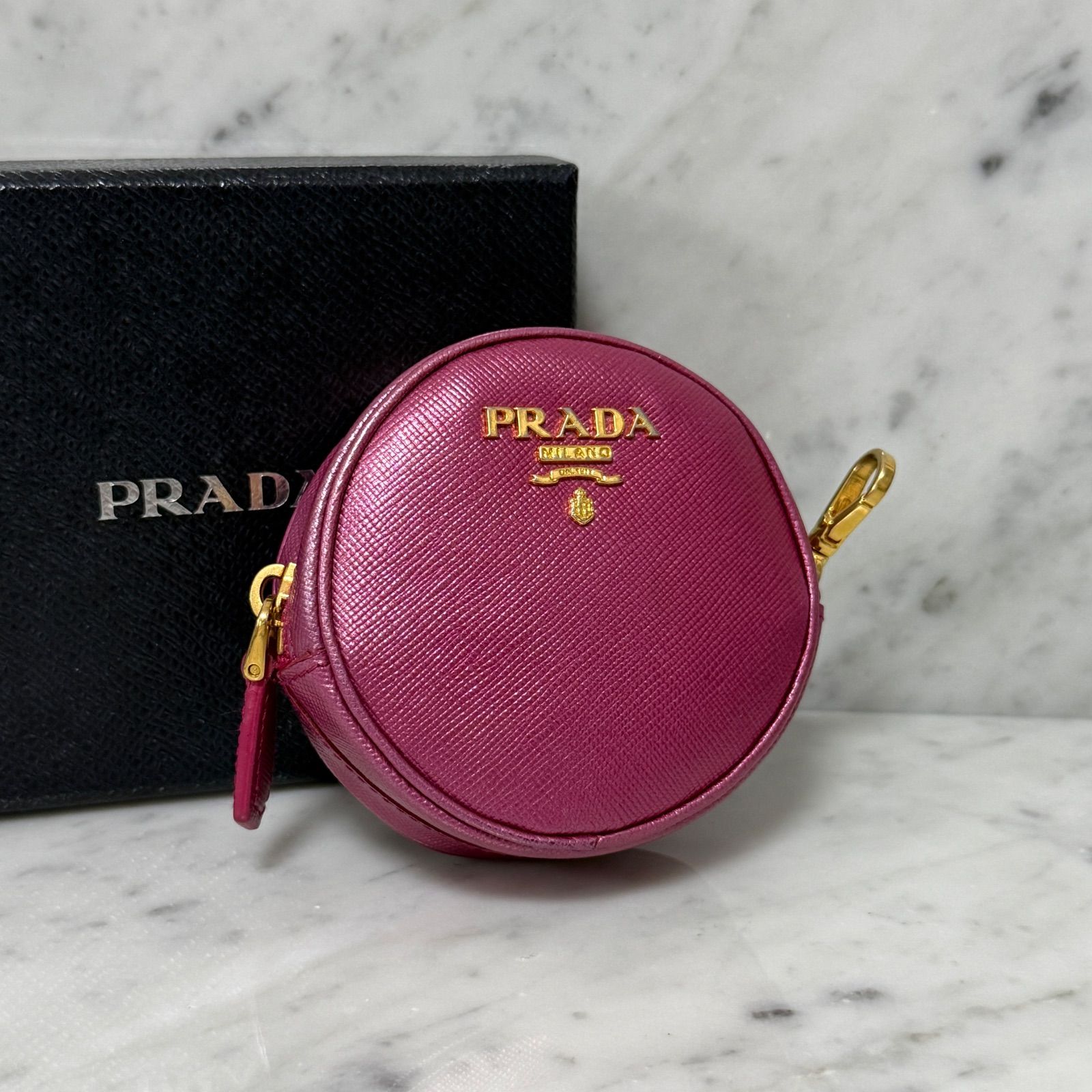 PRADA プラダ コインケース 小銭入れ ピンク ゴールド ラウンド 丸型 メタリック