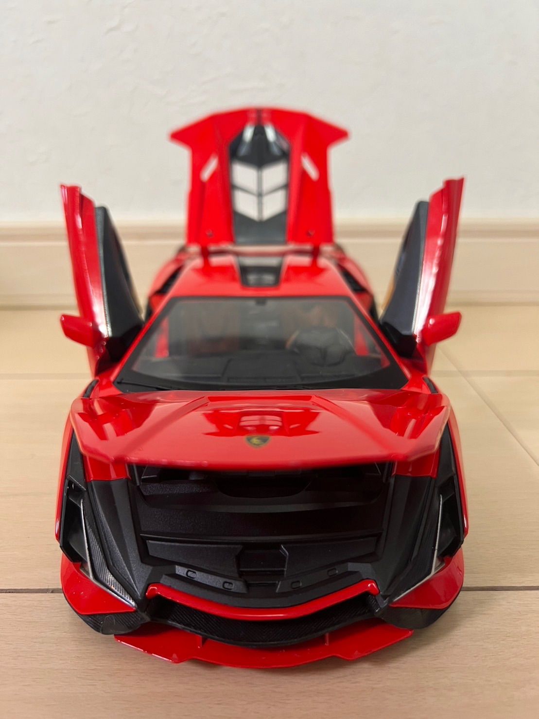 再入荷・ラスト1台】ランボルギーニ シアン ミニカー 1/18 H102