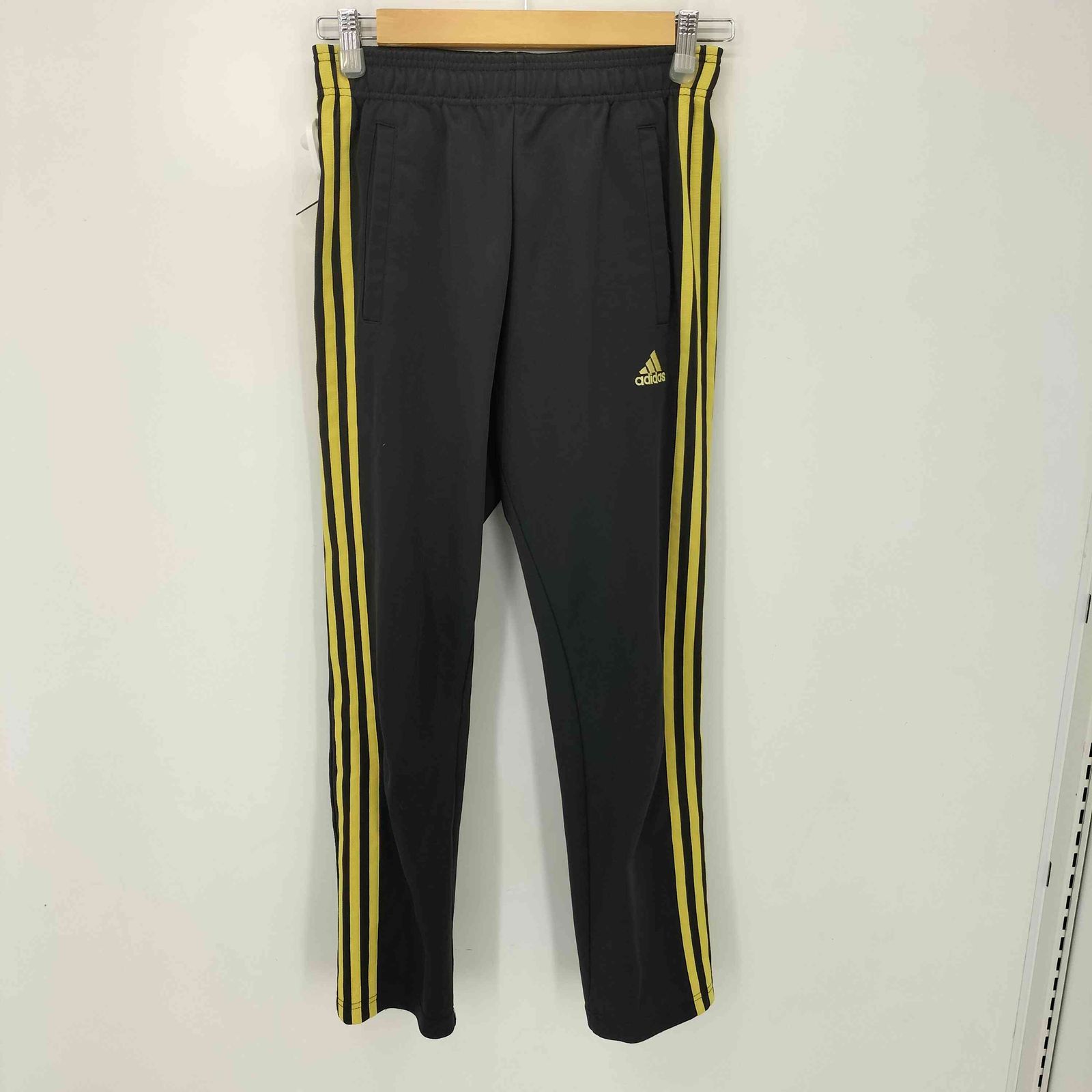 アディダス adidas パフォーマンスロゴ刺繍 サイドライン