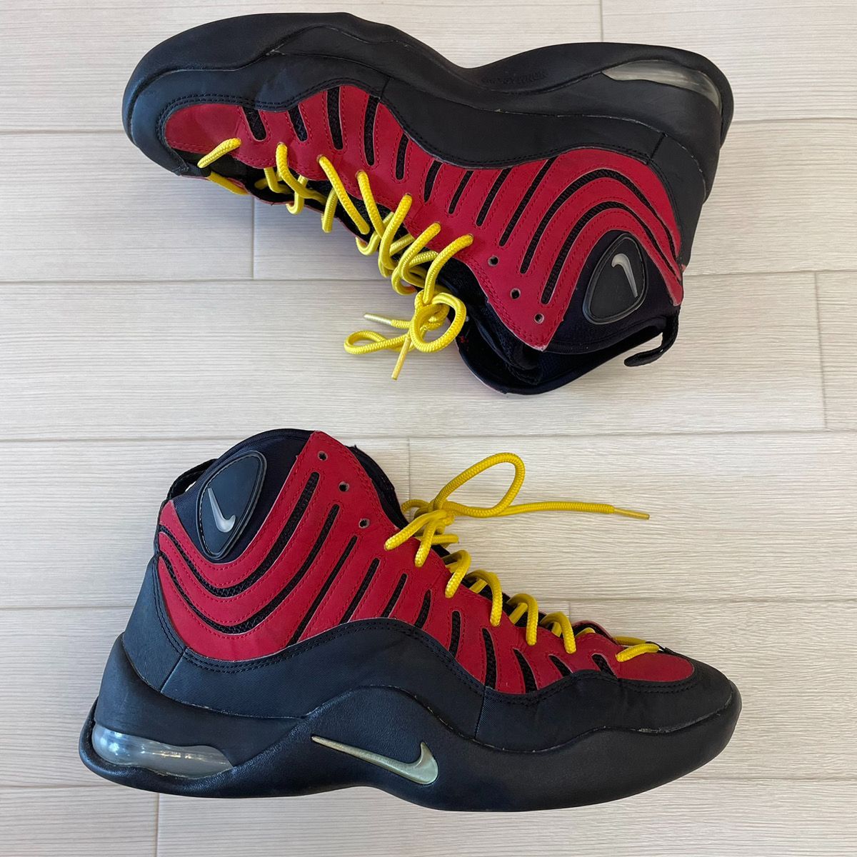 シューズ(男性用) NIKE Air Bakin 1997 Vintage 1997 Nike Air Bakin Varsity Red White-Black with box