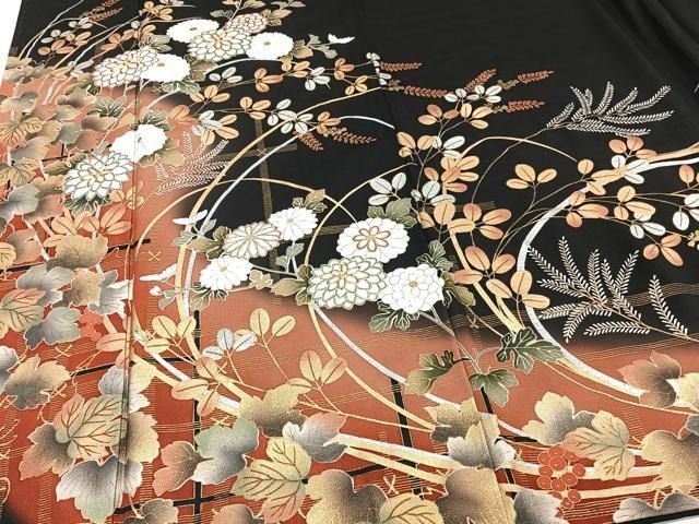 正絹黒留袖　作家物　駒刺繍　飛鶴花文④ ( 訪問着、紬、袋帯なども出品) 正絹黒留袖 駒刺繍 御所車雪輪飛鶴草花文 ⑦( 訪問着、紬、袋帯