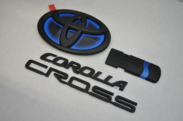 ＺＶＧ１１/１５　カローラクロスハイブリッド　マットブラックｏｒピアノブラックエンブレム　リア４点ＳＥＴ　　INVENTER/grow/メッキ/ブラッククローム/ゴールド/車エンブレム/車パーツ/