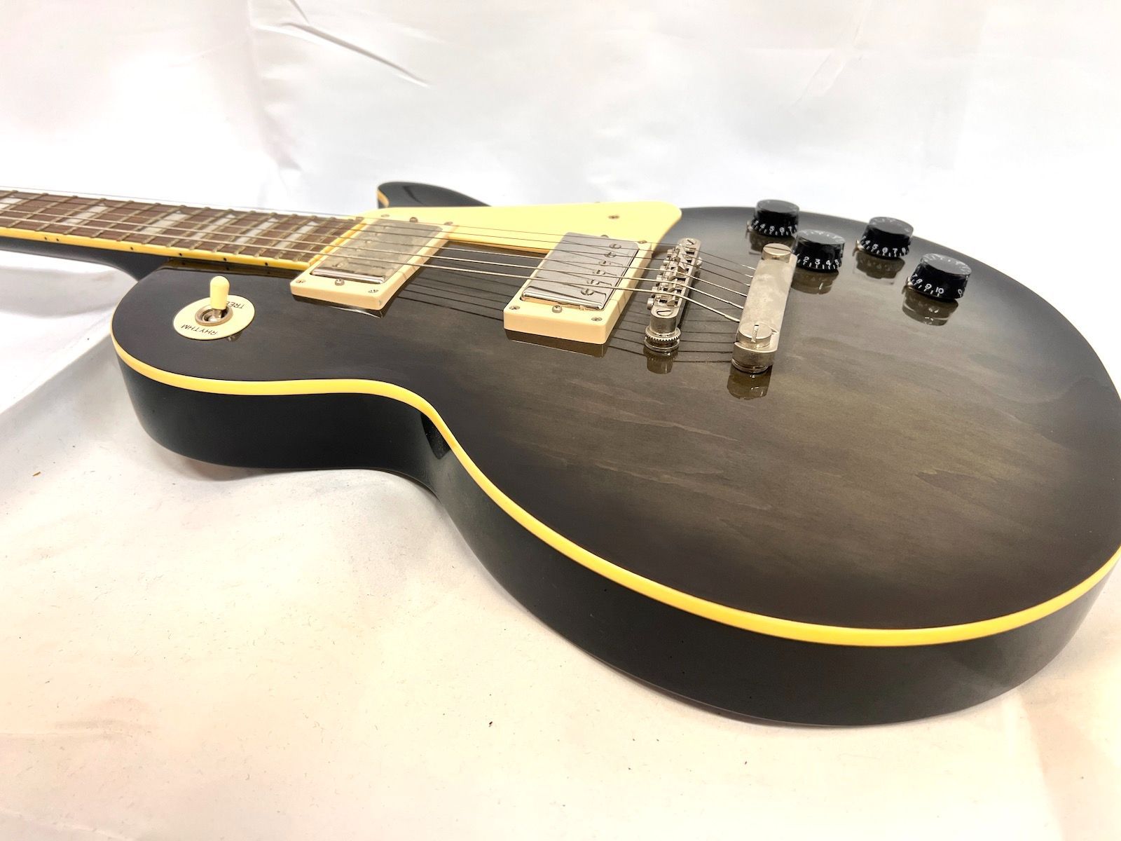 Epiphone Les Paul Model 2010 Tribute エレキギター レスポール Epiphone Les Paul Model 2010 Tribute エレキギター レスポール