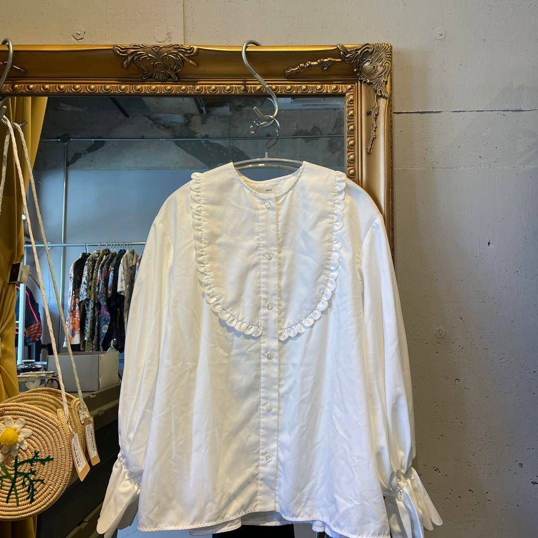 yori スカラップカットワークブラウス ホワイト ヨリ yori 22AW スカラップカットワークブラウス ノーカラー