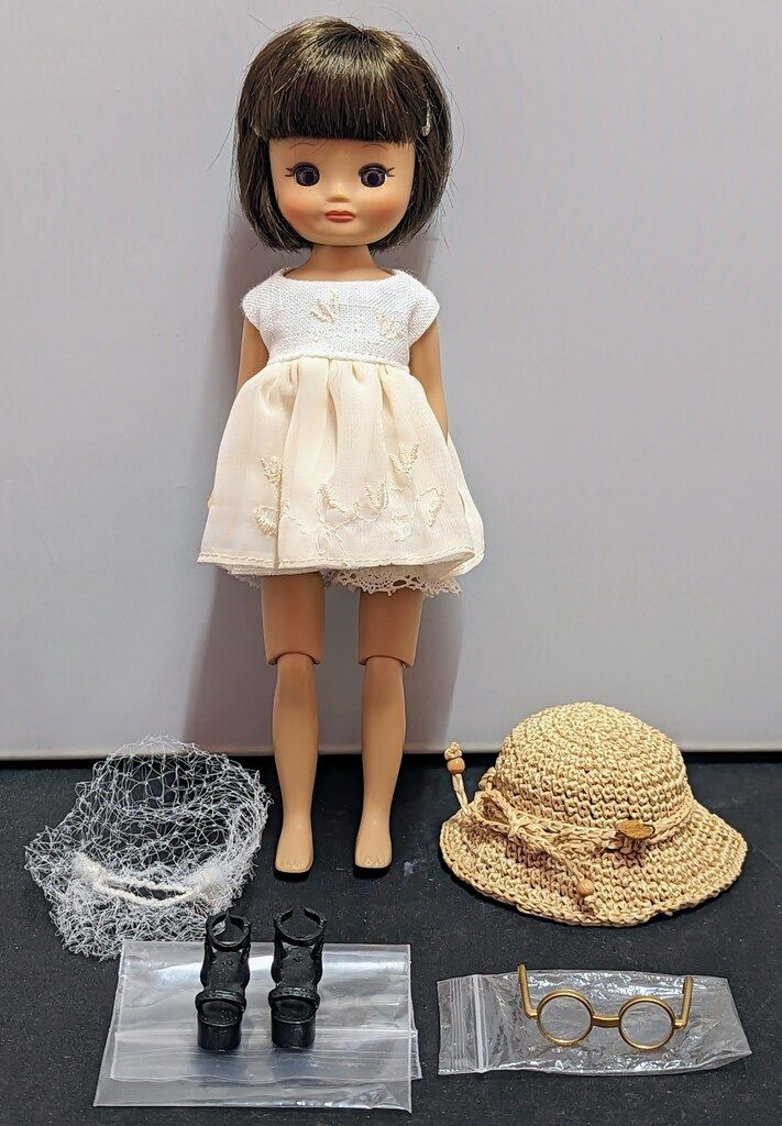 Tonner Tiny Betsy McCall Introducing Brunette 2001