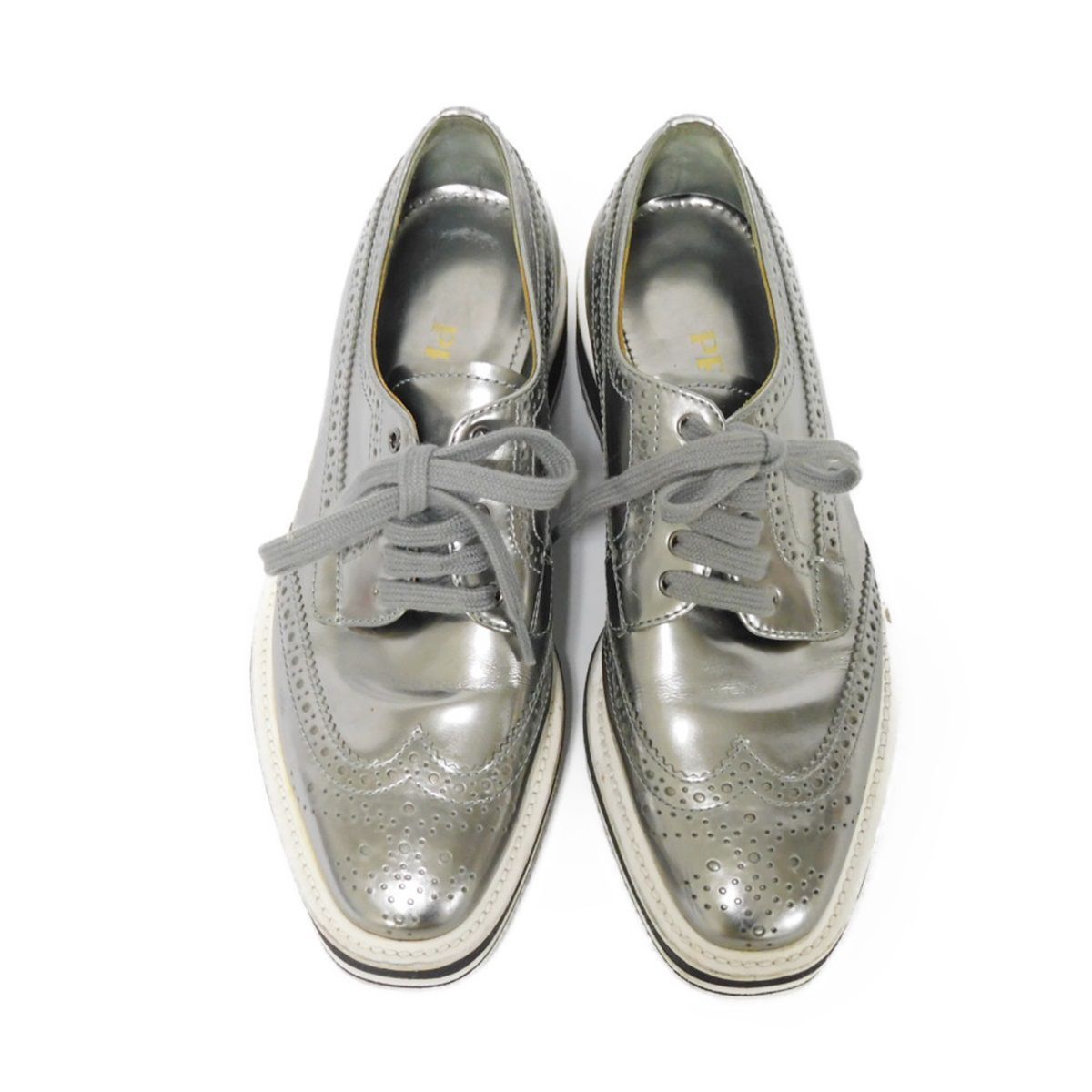 PRADA  プラダ　ウイングチップ レースアップシューズ　シルバー PRADA プラダウイングチップ レースアップシューズシルバー