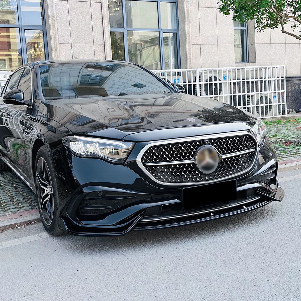 メルセデス ベンツ Eクラス W214 2025年以降 E260 E300 AMG フロントバンパーフィンスポイラー フロントリップ エアロパーツ ABS製 ピアノブラック - カーボン調